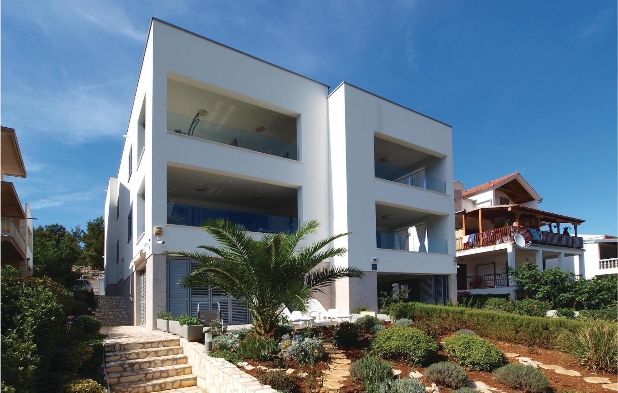 Stunning Apartment In Grebastica With Kitchen Экстерьер фото